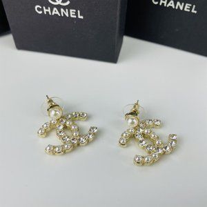Fashionable Diamond And Pearl Earrings Xx6